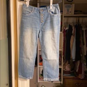 light wash straight capris